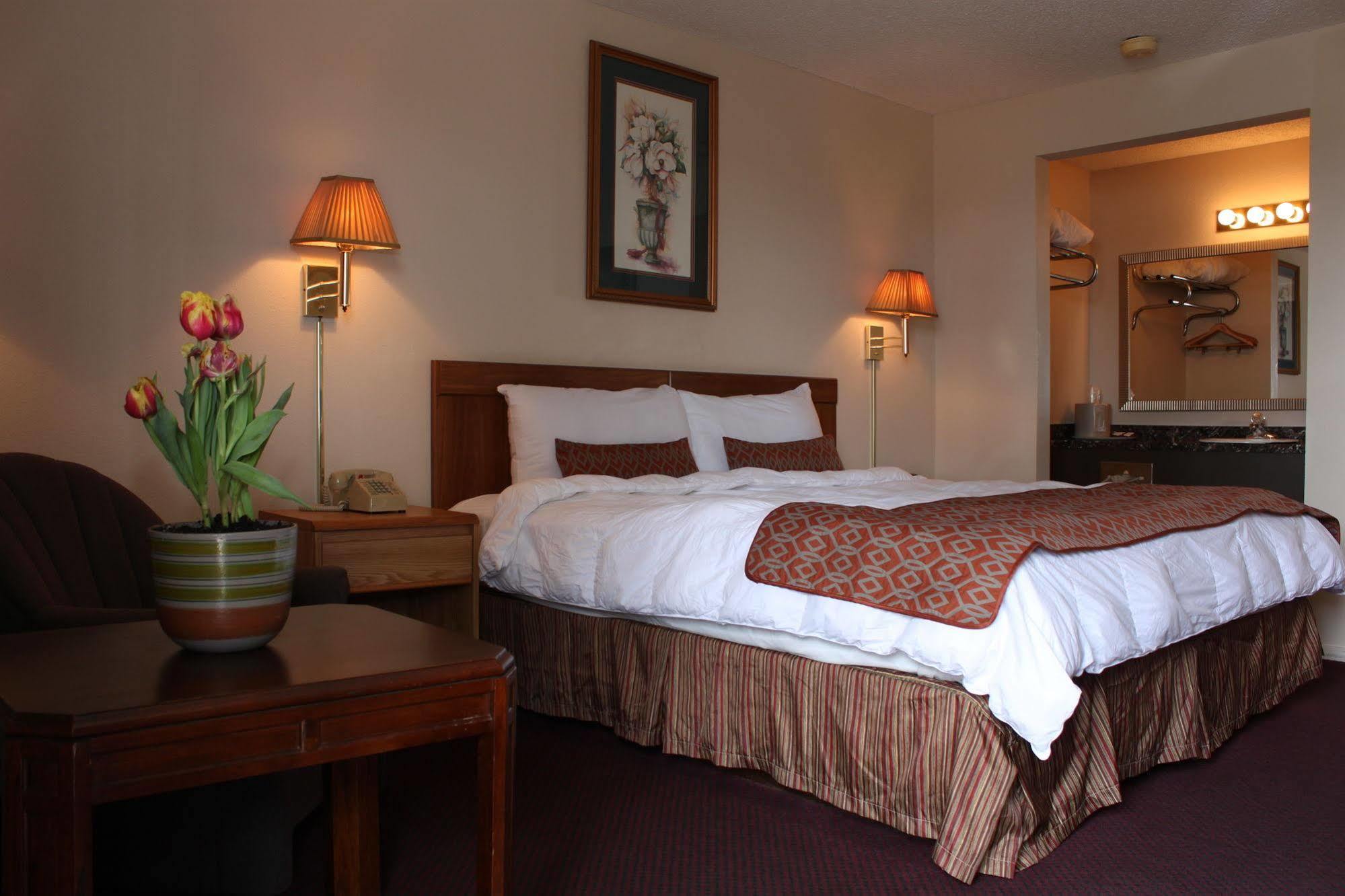 Regency Inn יוריקה ספרינגס מראה חיצוני תמונה